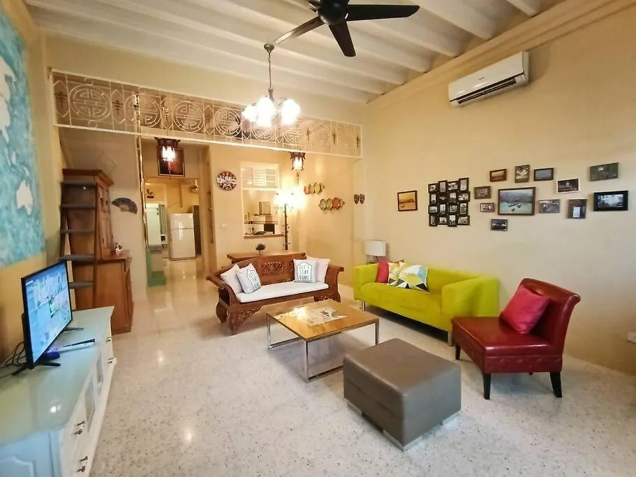 Prázdninový dům Cheerful 6Br Town House @ Geortown For 5-14Pax By Cohans George Town